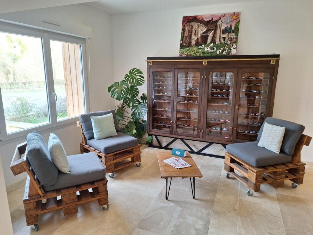 Logis Hotel Les Tilleuls Bruere-Allichamps Luaran gambar